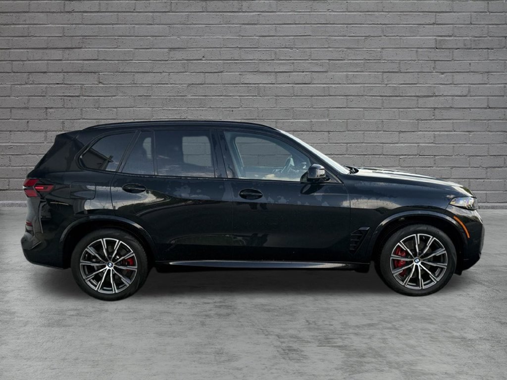 Used 2025 BMW X5 xDrive40i w/ M Sport Package AWD/4WD image 9