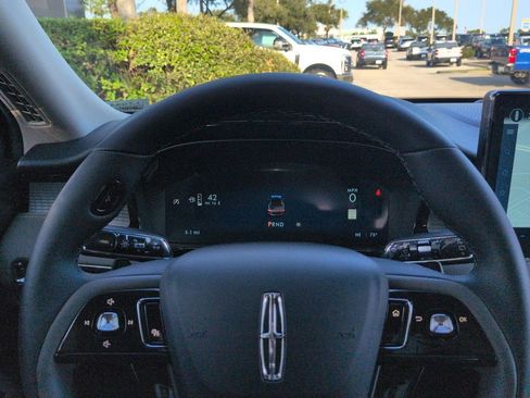 New 2026 Lincoln Corsair Premiere image 30