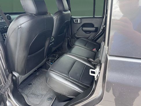 Used 2023 Jeep Gladiator Willys image 19