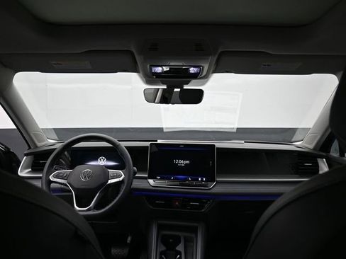 New 2026 Volkswagen Tiguan SE image 10