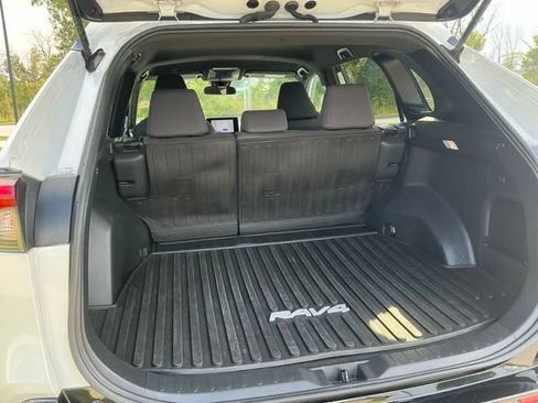 Used 2023 Toyota RAV4 SE AWD/4WD image 11