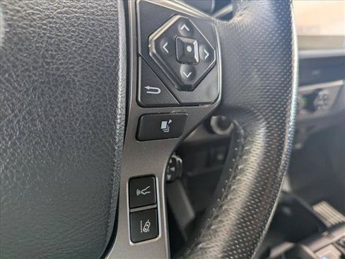 Used 2019 Toyota Tacoma TRD Sport AWD/4WD image 14