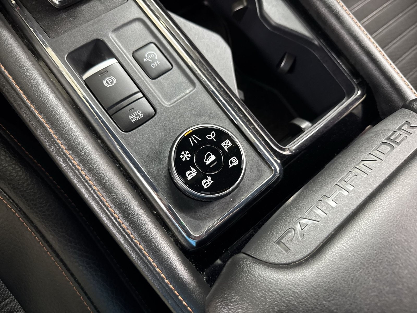 Used 2024 Nissan Pathfinder Rock Creek AWD/4WD image 44