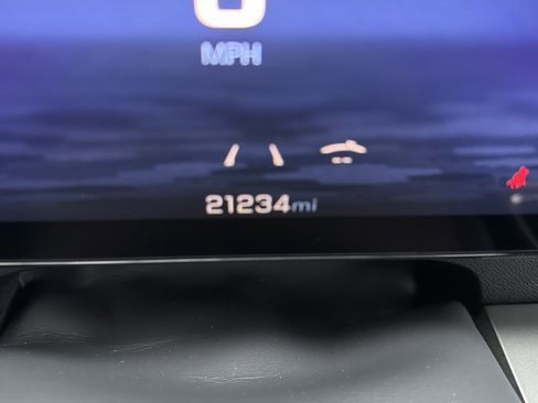 Used 2025 Chevrolet Traverse LT image 22