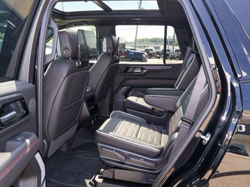New 2026 GMC Yukon AT4 Ultimate AWD/4WD image 13