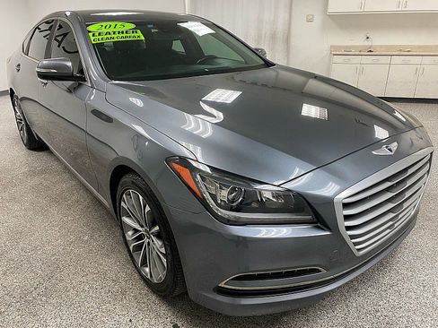 Used 2015 Hyundai Genesis 3.8 image 3