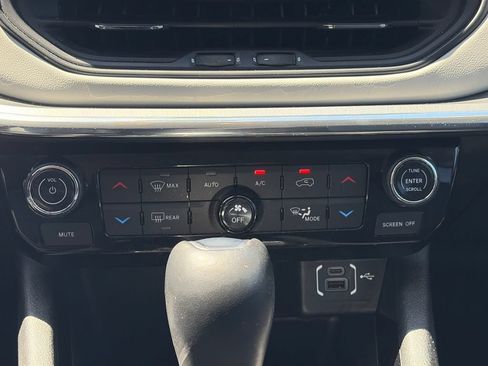 Used 2022 Jeep Compass Limited AWD/4WD image 16