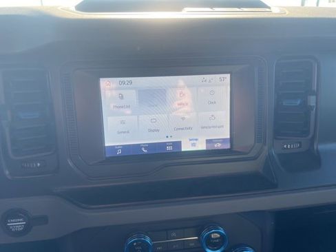 Used 2022 Ford Bronco Black Diamond image 11