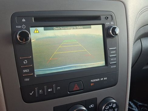 Used 2017 Chevrolet Traverse LS FWD image 18