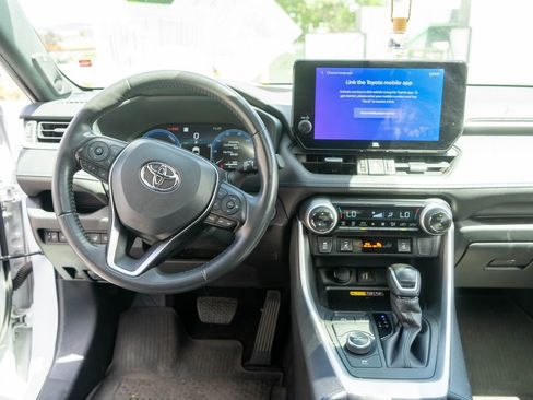 Used 2024 Toyota RAV4 XSE w/ Advanced Technology Package AWD/4WD image 15