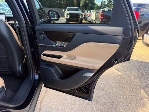 Used 2021 Lincoln Corsair Reserve FWD image 16