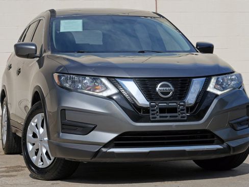 Used 2018 Nissan Rogue S FWD image 2