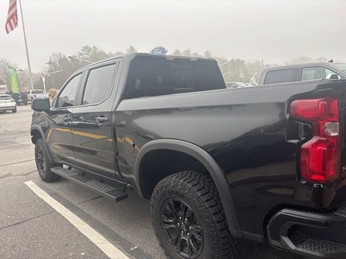 Used 2025 Chevrolet Silverado 1500 ZR2 w/ Technology Package image 23