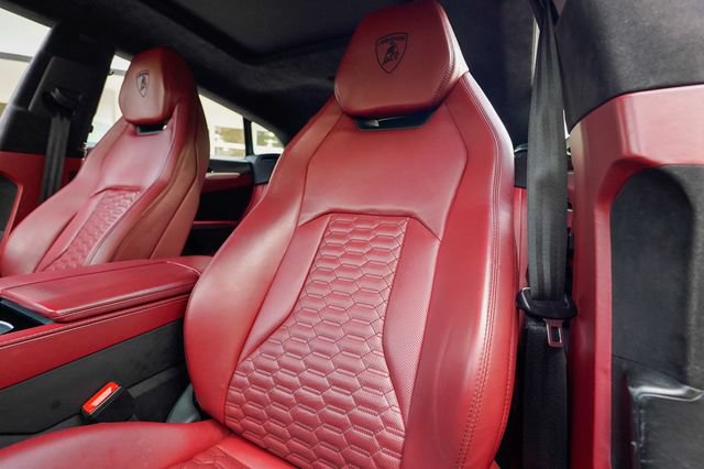 Used 2022 Lamborghini Urus AWD/4WD image 57