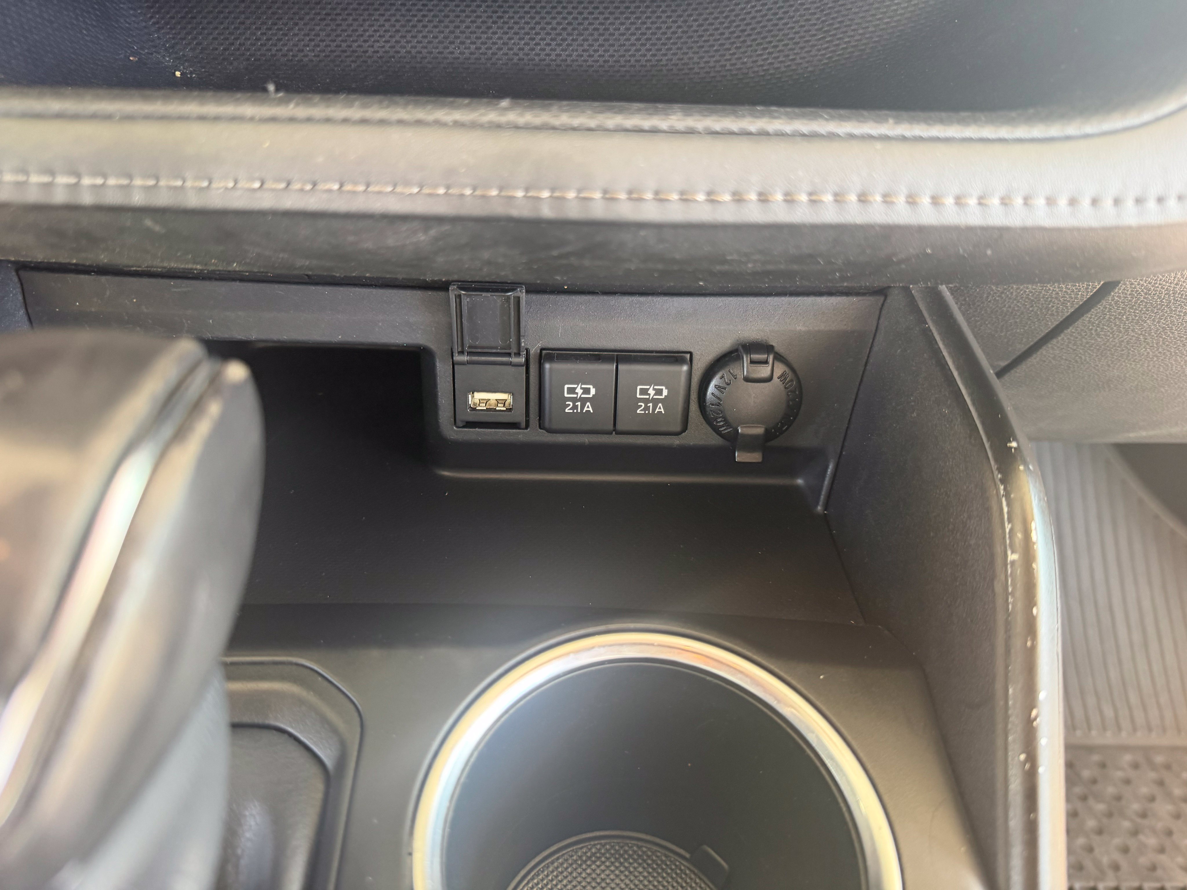 Used 2020 Toyota Highlander XLE FWD image 34