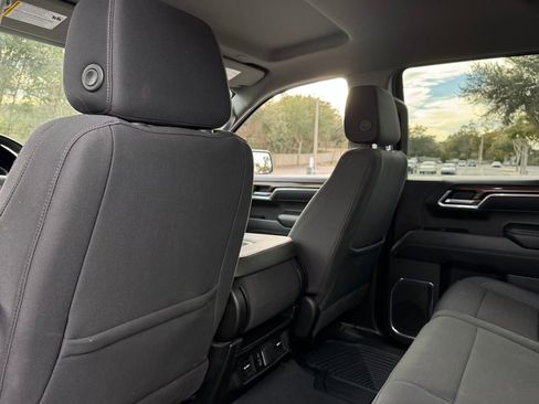 Used 2025 Chevrolet Silverado 1500 LT image 19
