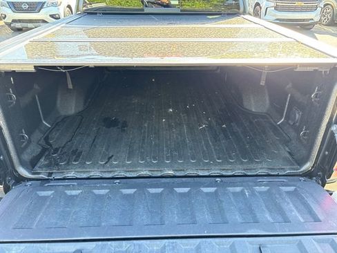 Used 2023 GMC Canyon Denali AWD/4WD image 9