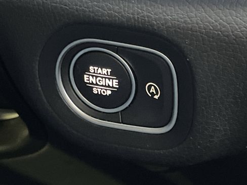 Certified 2022 Mercedes-Benz GLS 450 4MATIC image 31