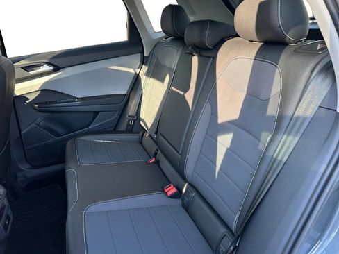 Certified 2023 Volkswagen Taos SE image 21