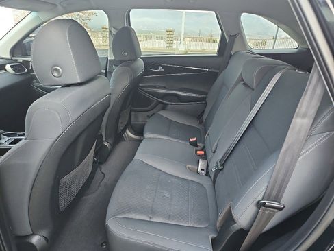 Used 2020 Kia Sorento LX w/ LX I4 Convenience Package image 14