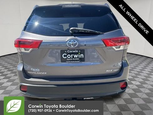 Used 2017 Toyota Highlander XLE w/ Carpet Mat Package AWD/4WD image 6