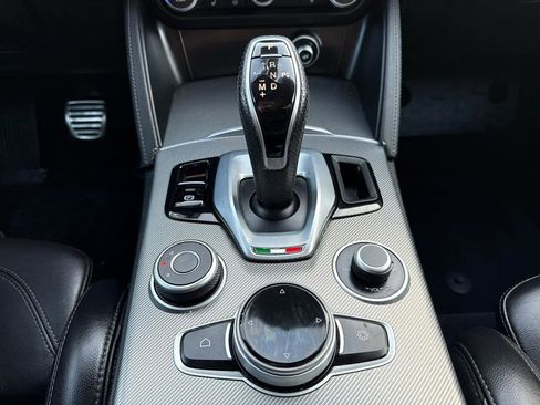 Used 2022 Alfa Romeo Stelvio Veloce image 50