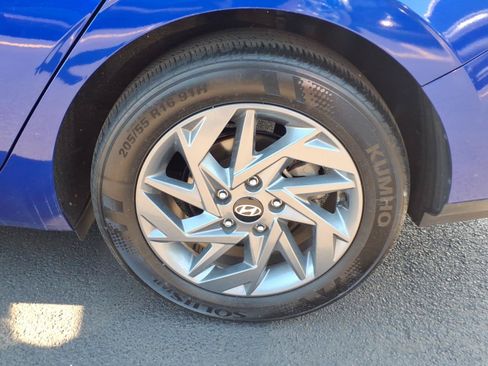 Certified 2024 Hyundai Elantra SEL FWD image 10