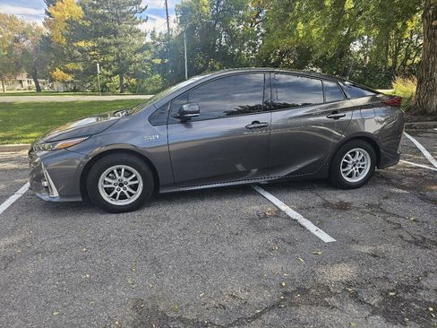 Used 2017 Toyota Prius Prime Advanced w/ Carpet Mat Package image 1