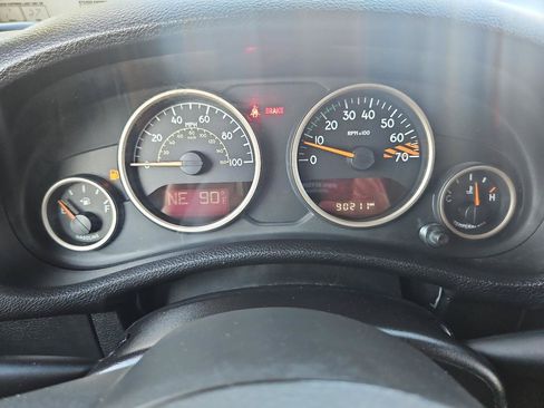 Used 2016 Jeep Wrangler Sahara AWD/4WD image 19