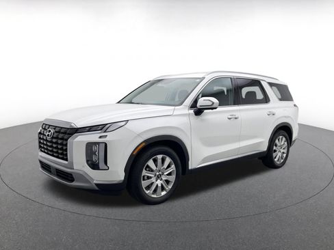 Used 2025 Hyundai Palisade SEL FWD image 3