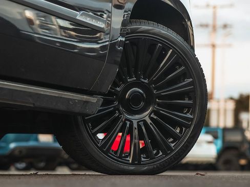 Used 2015 Cadillac Escalade ESV Premium image 3