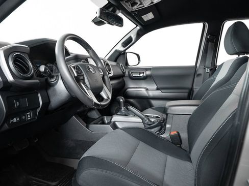 Used 2023 Toyota Tacoma TRD Off-Road image 13