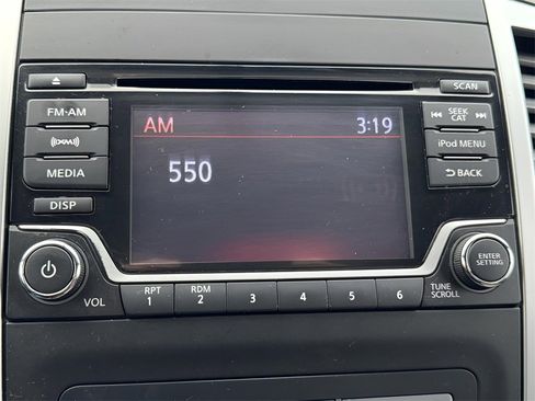 Used 2018 Nissan Frontier SV image 14