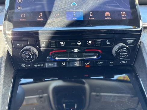 Certified 2023 Jeep Grand Cherokee Limited w/ Luxury Tech Group II AWD/4WD image 32