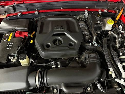 Used 2024 Jeep Wrangler Unlimited Rubicon 4xe AWD/4WD image 21