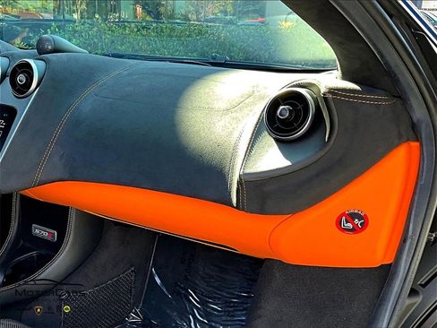 Used 2019 McLaren 570S Spider image 15