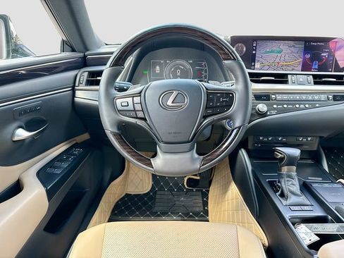 Used 2021 Lexus ES 300h w/ Premium Package FWD image 29