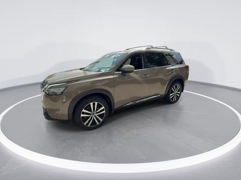 Used 2023 Nissan Pathfinder Platinum AWD/4WD image 5