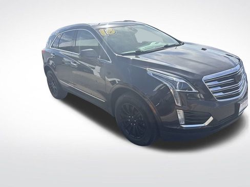 Used 2018 Cadillac XT5 Luxury w/ Driver Awareness Package image 11