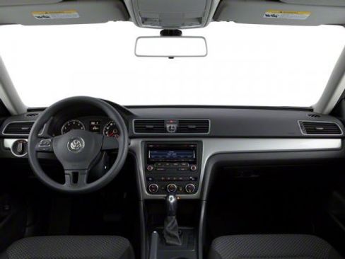 Used 2013 Volkswagen Passat Wolfsburg Edition image 4