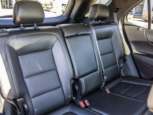 Used 2021 Chevrolet Equinox LT image 18