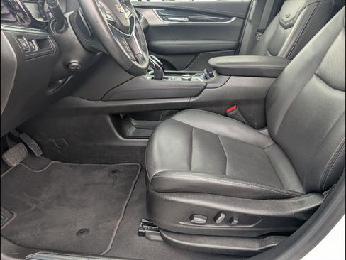 Used 2025 Cadillac XT5 Premium Luxury AWD/4WD image 10