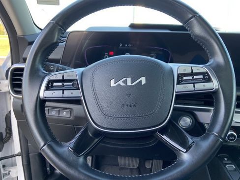 Used 2025 Kia Telluride S AWD/4WD image 35