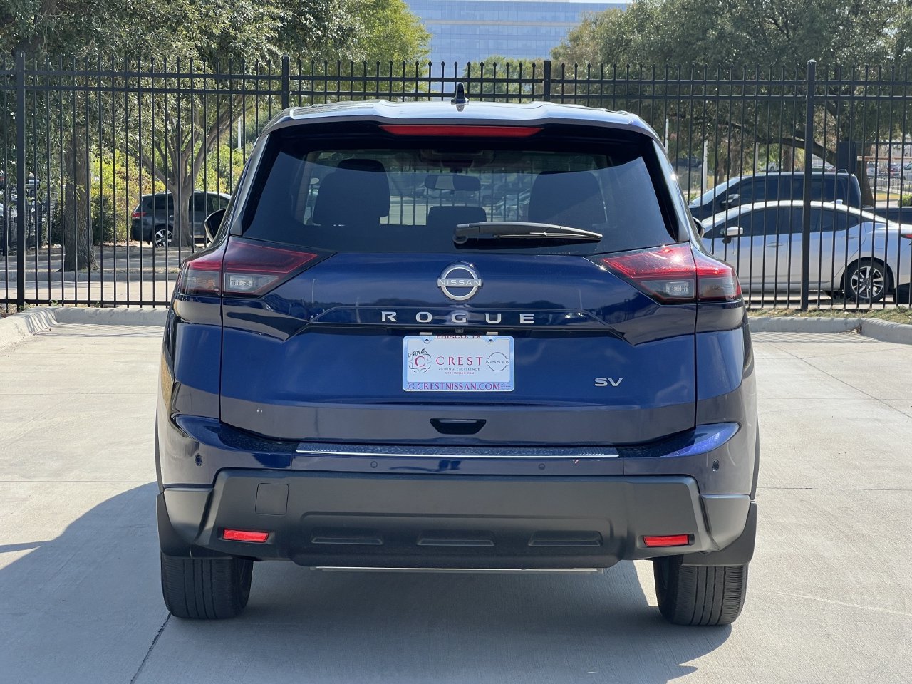 Used 2024 Nissan Rogue SV FWD image 4