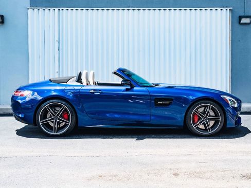 Used 2018 Mercedes-Benz AMG GT C image 4