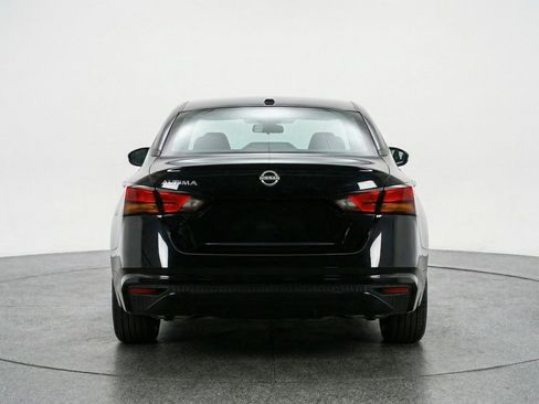 Used 2025 Nissan Altima 2.5 SV image 6