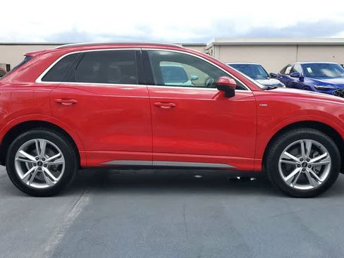 Certified 2023 Audi Q3 2.0T Premium w/ Convenience Package AWD/4WD image 7
