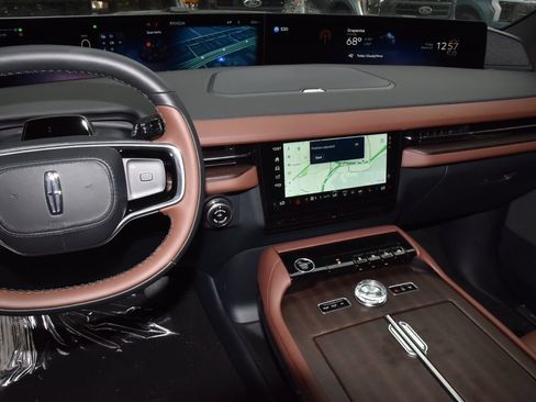 New 2026 Lincoln Navigator Reserve image 26