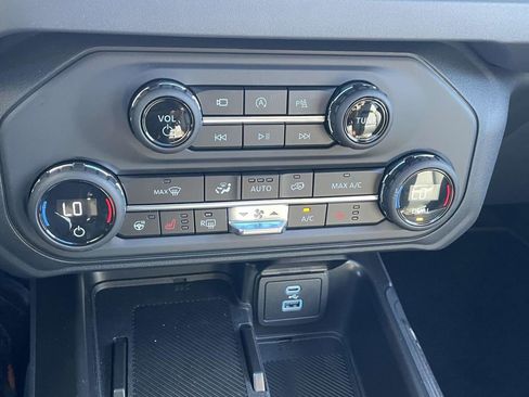 New 2025 Ford Bronco Outer Banks image 28