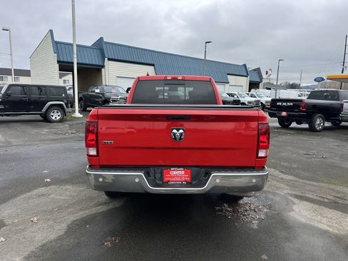 Used 2020 RAM 1500 Classic SLT w/ Luxury Group image 4